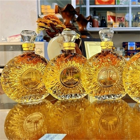 Đông trùng hạ thảo thể ký chủ nhộng tằm ngâm rượu nếp – Chai XO 500ML (có 10con)